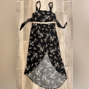 American Eagle Floral Two Piece Crop Top and Skirt Set Size S.  Worn twice.